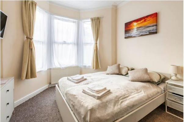 Lovely 1-Bedroom Condo Near The Sea Front Southend-on-Sea Exteriör bild