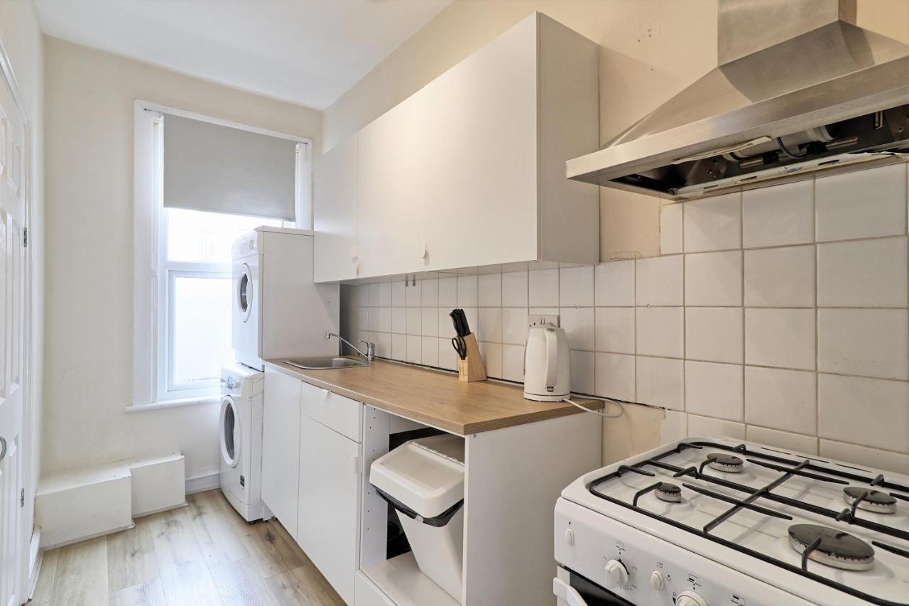 Lovely 1-Bedroom Condo Near The Sea Front Southend-on-Sea Exteriör bild